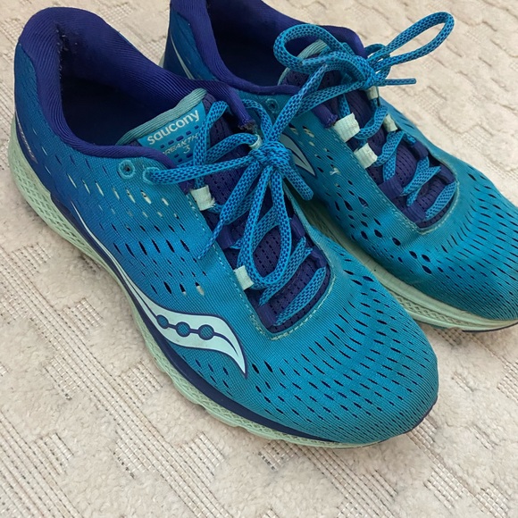 Saucing Women’s running shoes - Picture 2 of 6